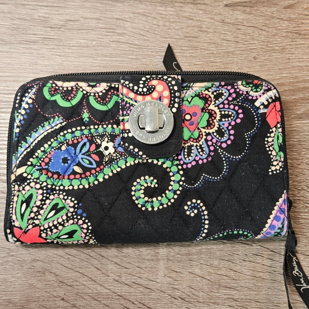 Vera Bradley Night and Day Paisley Quilted Turn Lock Zip‎ Around Wallet Black